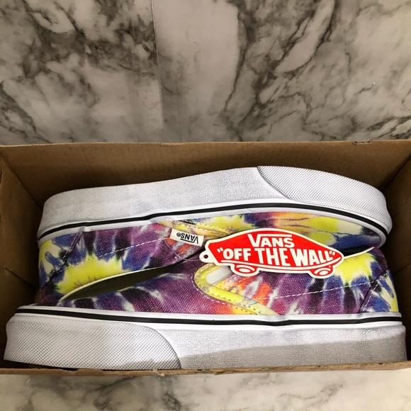 Vans New w/tag Slip On Sneakers - Picture 7 of 8